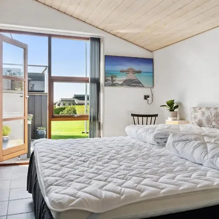 Holiday home Kerstin - 400m From The Sea By Interhome Ronde